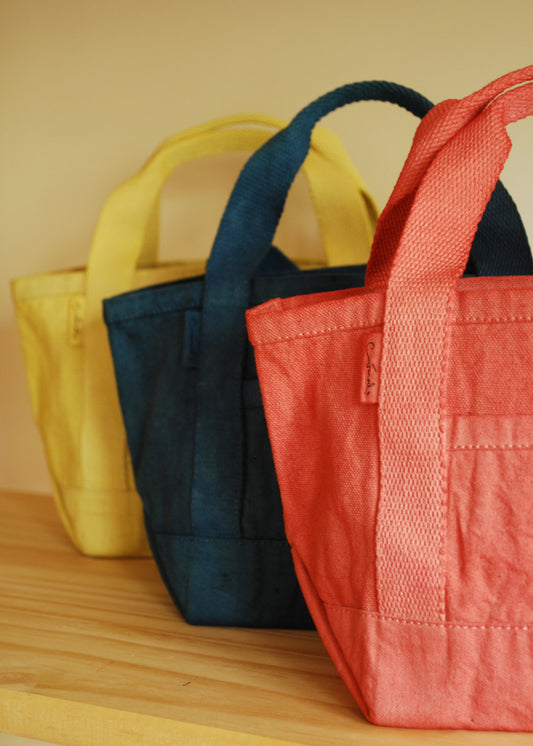 Hand Dyed Pequeño Canvas Tote Bag