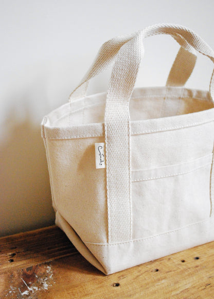 Pequeño Canvas Tote Bag