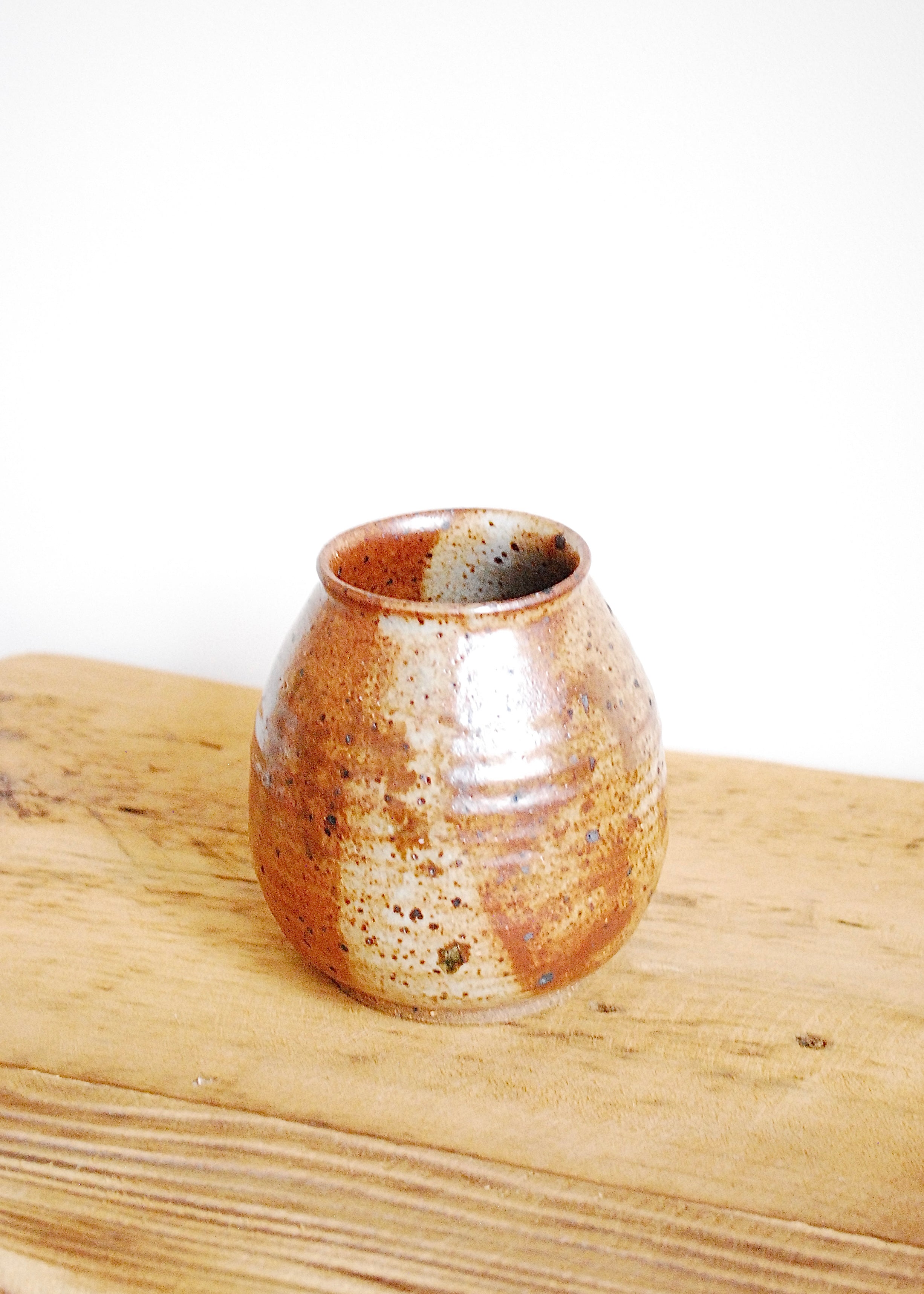Petit Ribbed Speckled Vessel